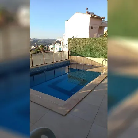 Oezel Havuzlu Ultra Lueks Kuşadası